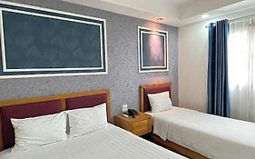 Holiday Suites Hotel & Spa